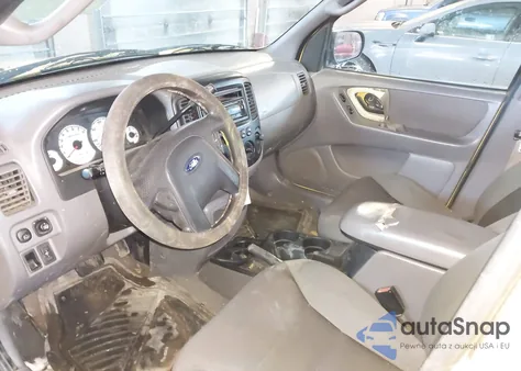 2002 Ford Escape Xlt z USA, uszkodzony, nr VIN 1FMYU041X2KD50457